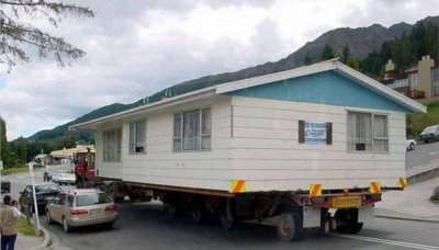 美國(guó)人搬家理由很奇葩，整棟房子直接用汽車運(yùn)