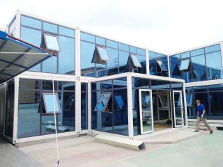 住人集裝箱活動(dòng)房具有拆裝方便的功能
